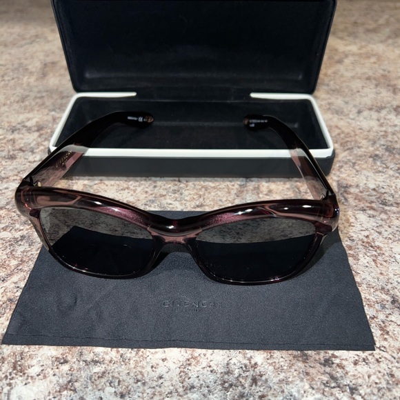Givenchy sunglasses 🕶️ ***used*** - Picture 3 of 7
